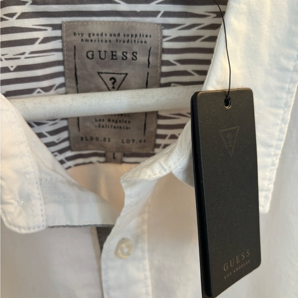 GUESS - NEW Short Sleeve Shirt - Large - Picture 5 of 10